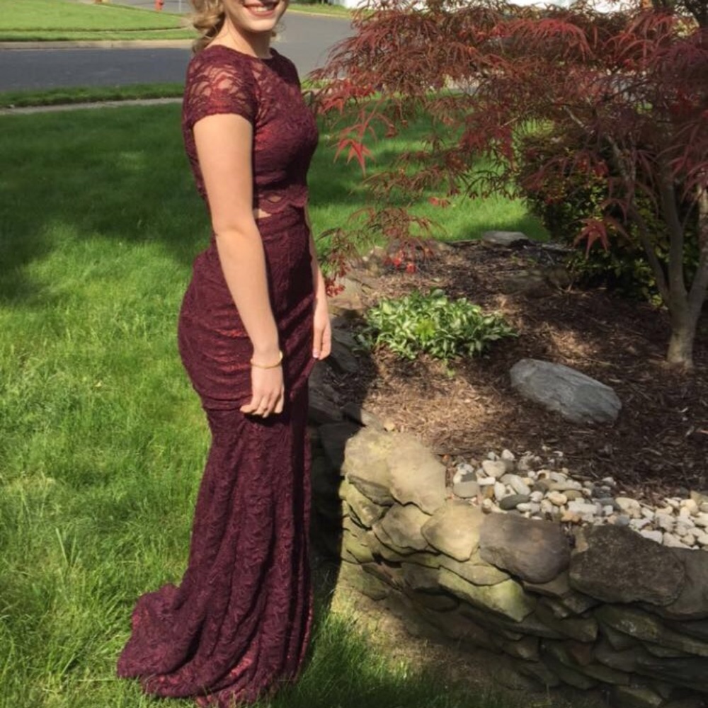 Maroon Prom dress